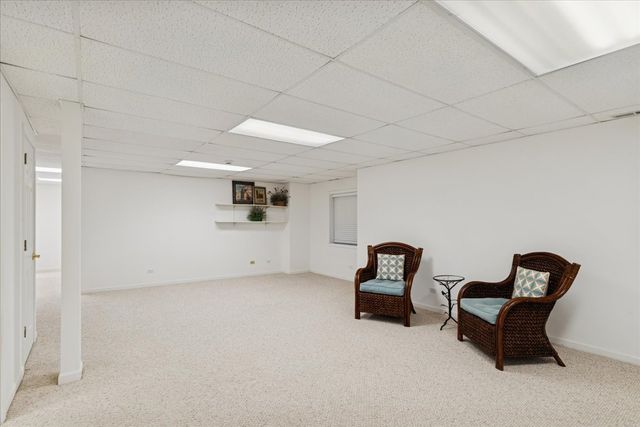 2334 Meadowcroft Lane, Grayslake, IL 60030