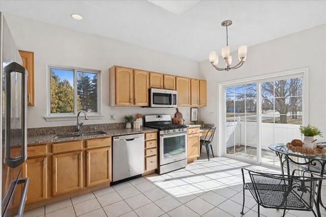 2334 Meadowcroft Lane, Grayslake, IL 60030