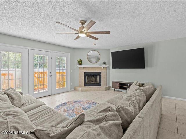 3927 MEADOWVIEW Drive N, Jacksonville, FL 32225