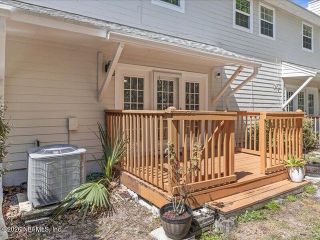 3927 MEADOWVIEW Drive N, Jacksonville, FL 32225