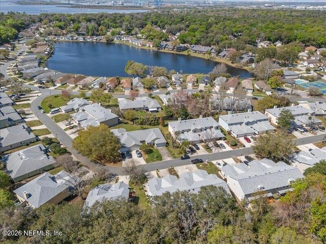 3927 MEADOWVIEW Drive N, Jacksonville, FL 32225