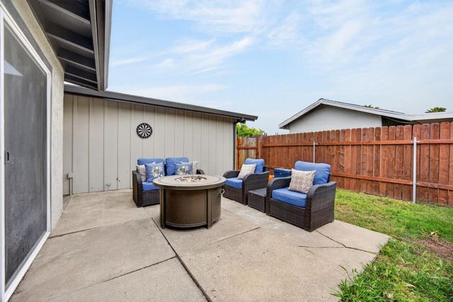 3637 Floral Dr, North Highlands, CA 95660