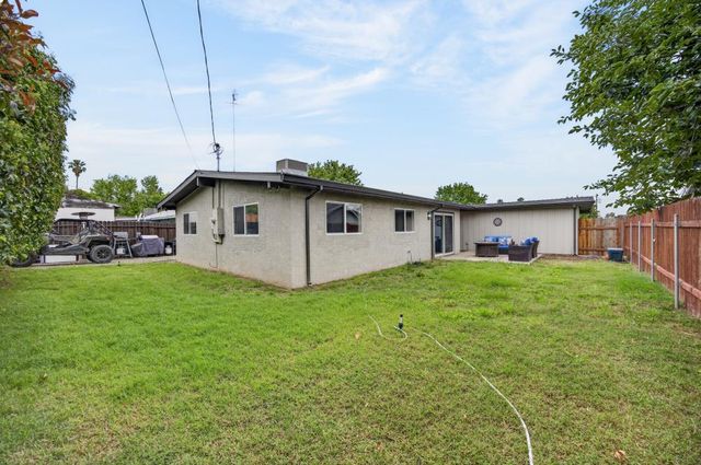 3637 Floral Dr, North Highlands, CA 95660