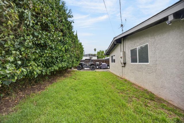 3637 Floral Dr, North Highlands, CA 95660
