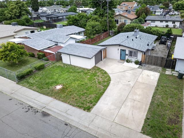 3637 Floral Dr, North Highlands, CA 95660