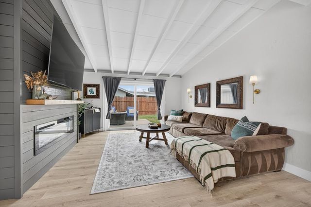 3637 Floral Dr, North Highlands, CA 95660