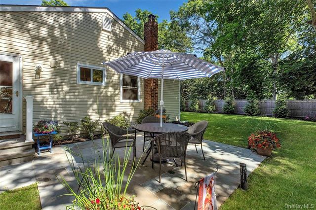 38 Woodridge Road, Hampton Bays, NY 11946