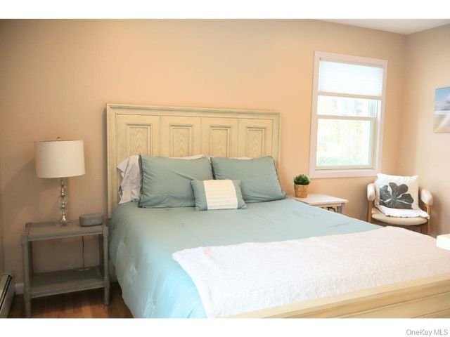 38 Woodridge Road, Hampton Bays, NY 11946