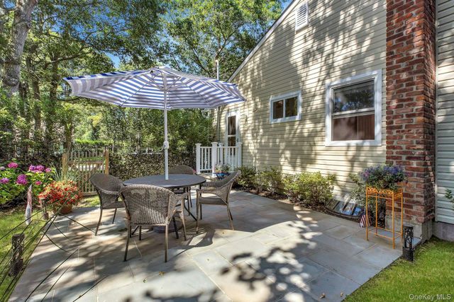 38 Woodridge Road, Hampton Bays, NY 11946
