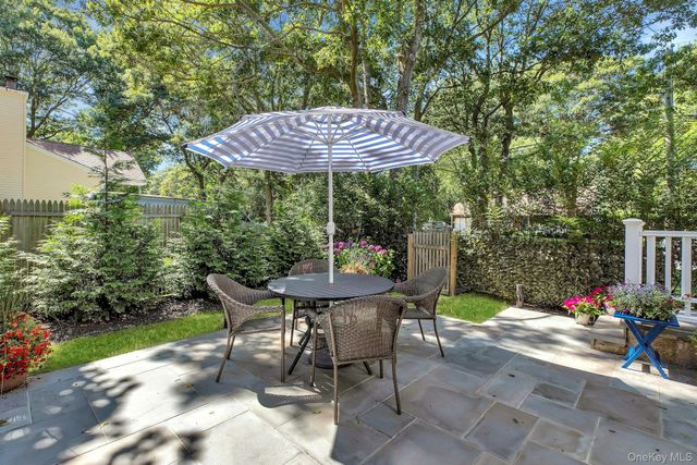 38 Woodridge Road, Hampton Bays, NY 11946