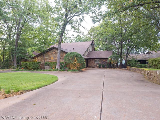 8301 Mile Tree Drive, Fort Smith, AR 72903