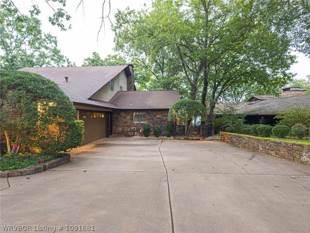 8301 Mile Tree Drive, Fort Smith, AR 72903
