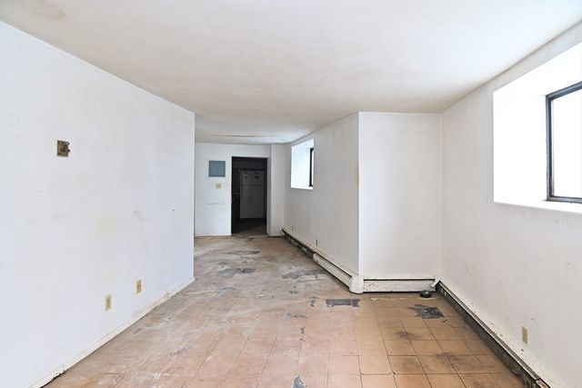 30 Kinross Rd 1, Boston, MA 02135