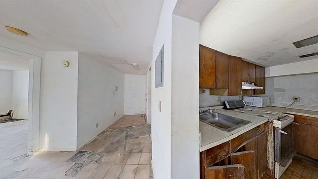 30 Kinross Rd 1, Boston, MA 02135