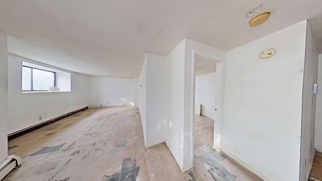 30 Kinross Rd 1, Boston, MA 02135