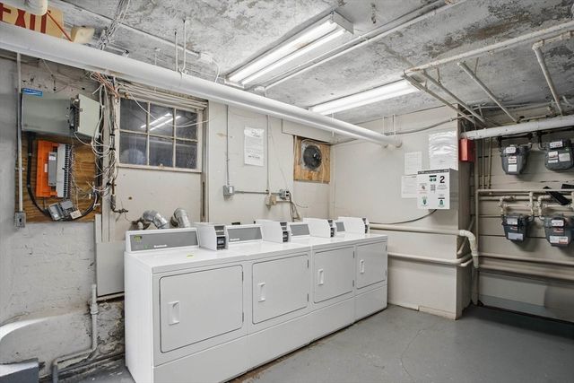 30 Kinross Rd 1, Boston, MA 02135