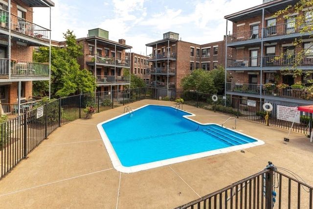 30 Kinross Rd 1, Boston, MA 02135