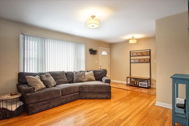 6030 Belmont Road, Downers Grove, IL 60516