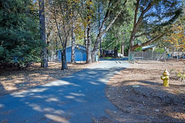 19475 Murphy Rd, Pine Grove, CA 95665