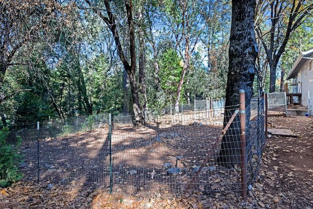 19475 Murphy Rd, Pine Grove, CA 95665