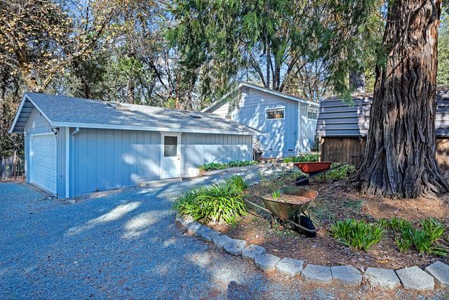 19475 Murphy Rd, Pine Grove, CA 95665