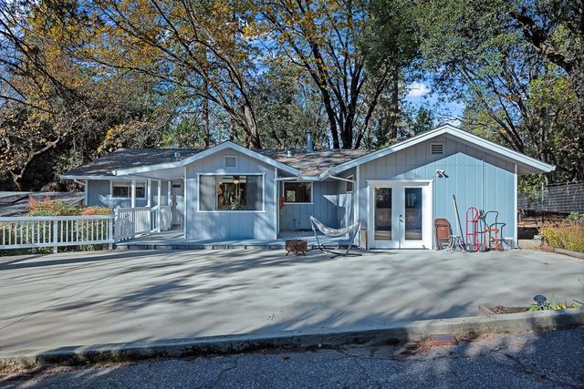 19475 Murphy Rd, Pine Grove, CA 95665