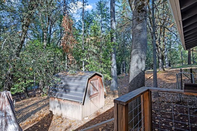 19475 Murphy Rd, Pine Grove, CA 95665