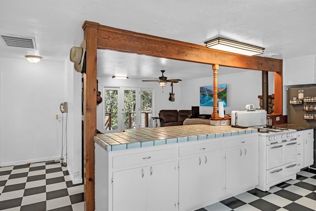 19475 Murphy Rd, Pine Grove, CA 95665