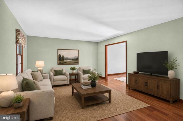 22 STONE EDGE RD, Sellersville, PA 18960
