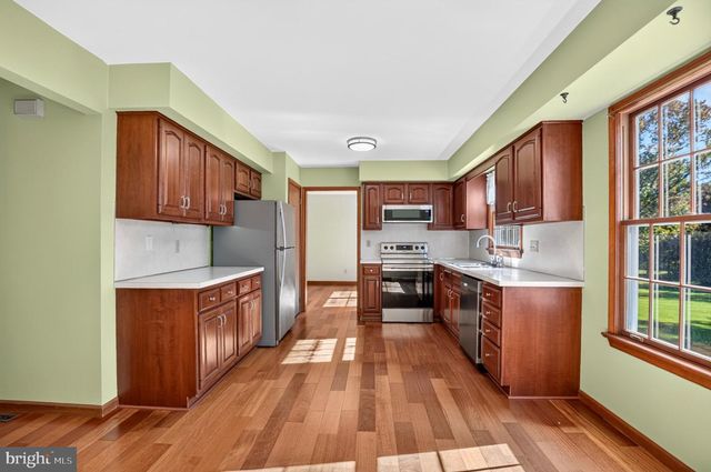22 STONE EDGE RD, Sellersville, PA 18960