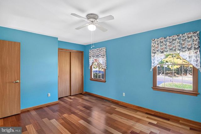 22 STONE EDGE RD, Sellersville, PA 18960