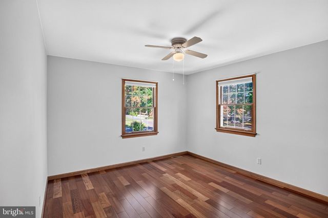 22 STONE EDGE RD, Sellersville, PA 18960