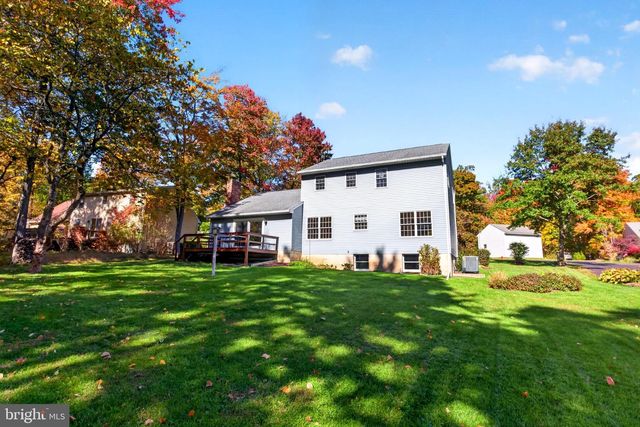 22 STONE EDGE RD, Sellersville, PA 18960
