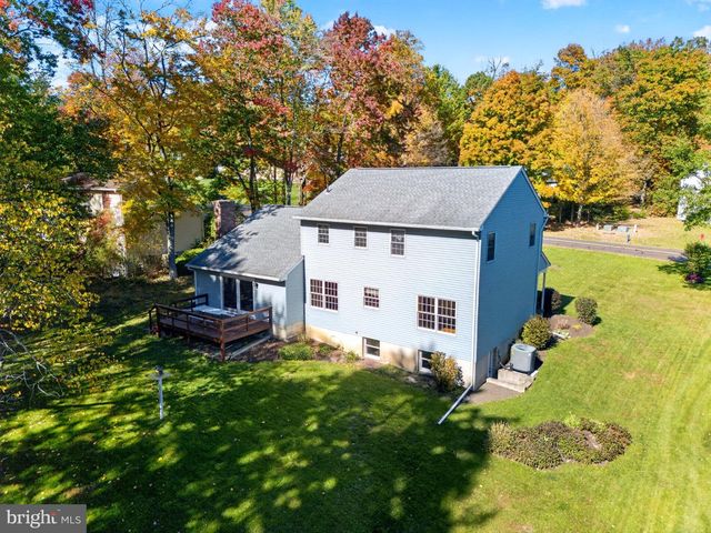 22 STONE EDGE RD, Sellersville, PA 18960