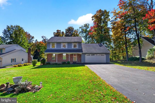 22 STONE EDGE RD, Sellersville, PA 18960