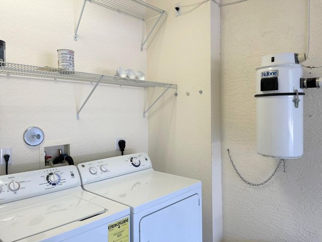 902 S Federal Highway 6, Lake Worth Beach, FL 33460