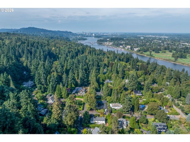 1606 S CAREY Ln, Portland, OR 97219