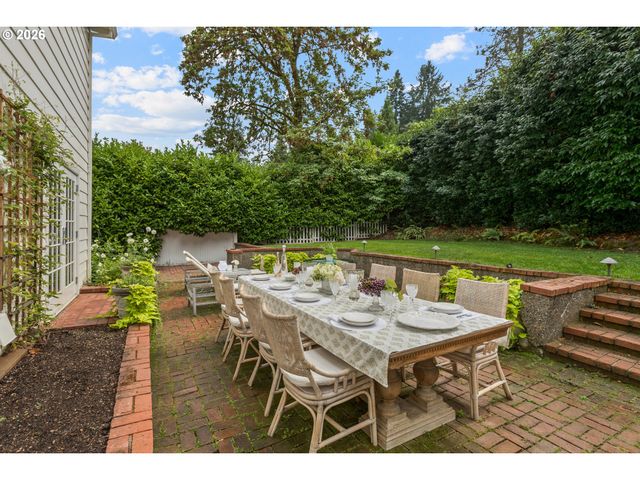1606 S CAREY Ln, Portland, OR 97219