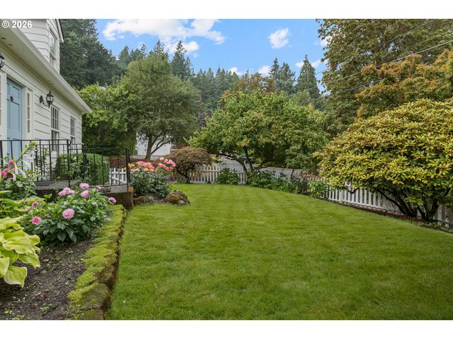1606 S CAREY Ln, Portland, OR 97219
