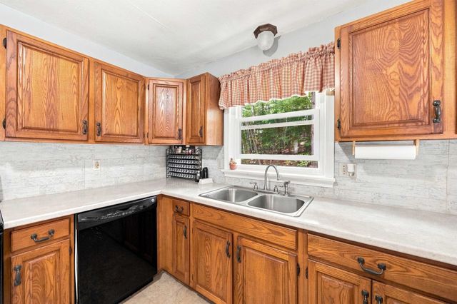 8 Hollow Road, Bow, NH 03304