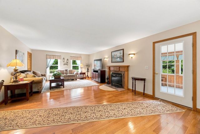 8 Hollow Road, Bow, NH 03304