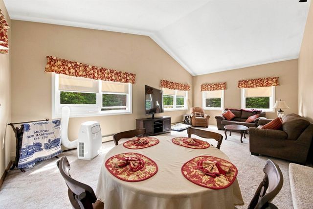 8 Hollow Road, Bow, NH 03304
