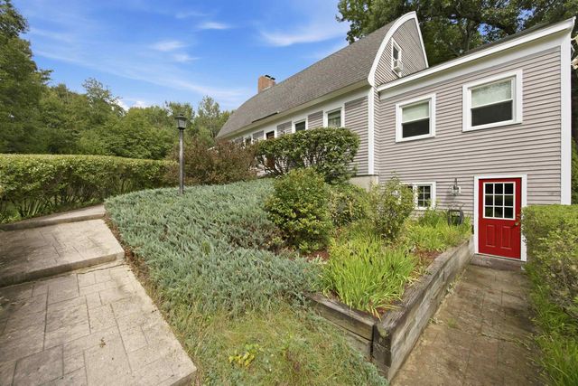 8 Hollow Road, Bow, NH 03304