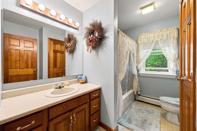 8 Hollow Road, Bow, NH 03304