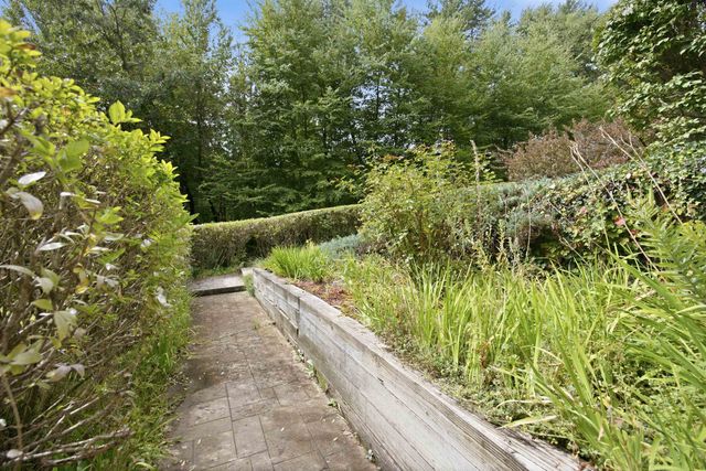 8 Hollow Road, Bow, NH 03304