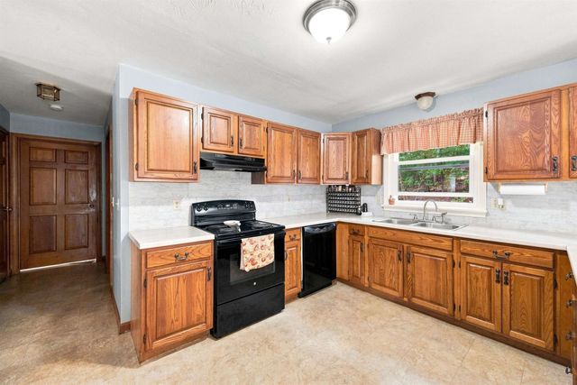 8 Hollow Road, Bow, NH 03304