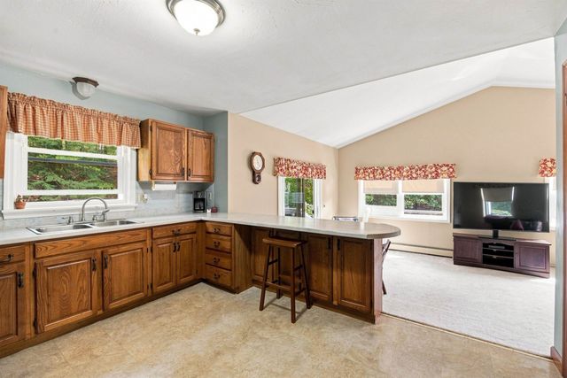 8 Hollow Road, Bow, NH 03304