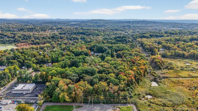 7 Anna Lane, Mahopac, NY 10541
