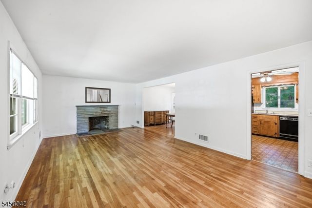 472 Cedar Hill Ave, Wyckoff Twp., NJ 07481