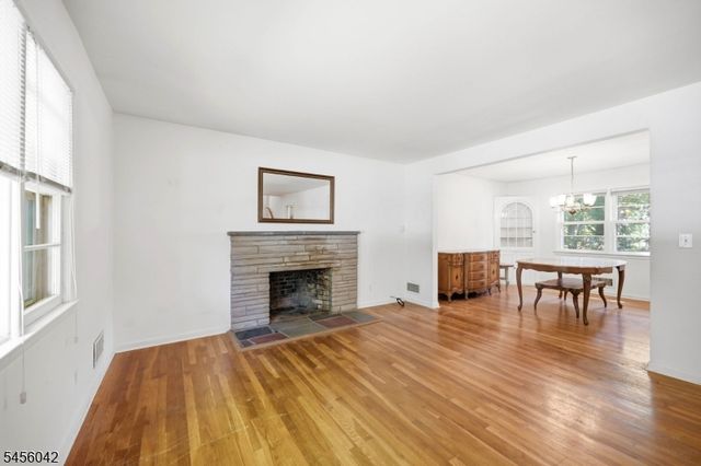 472 Cedar Hill Ave, Wyckoff Twp., NJ 07481